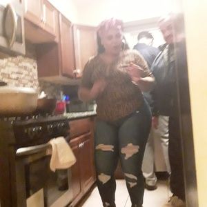 Meet your Posher, Artagracia